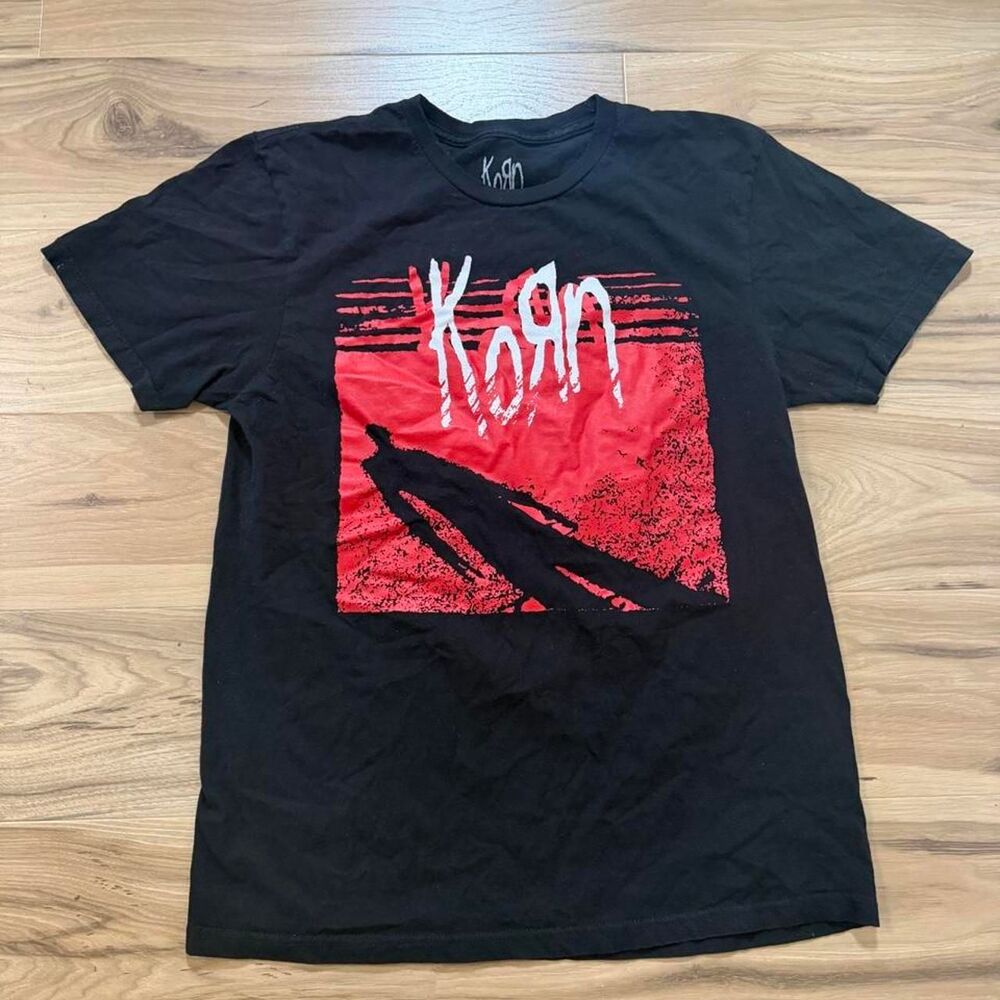 Y2K style Korn band graphic music bug print tee Size Medium